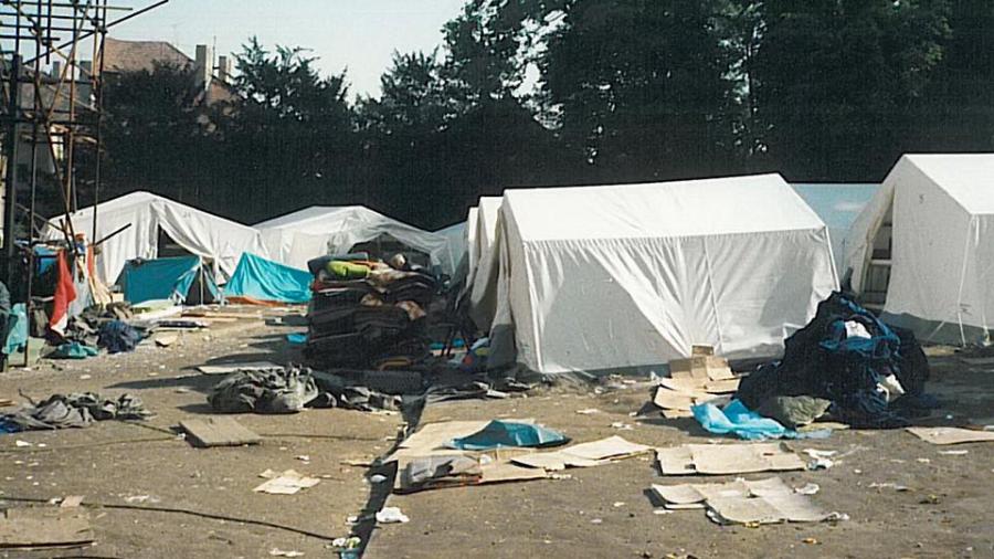 Aufgedeckt: Flüchtlinge hinterlassen Camp im Chaos!
