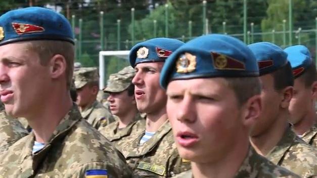 Ukraine: Armee jagt wehrdienstpflichtige Männer in Jugendtreffs und verhängt "Fangquoten" für Bürgermeister