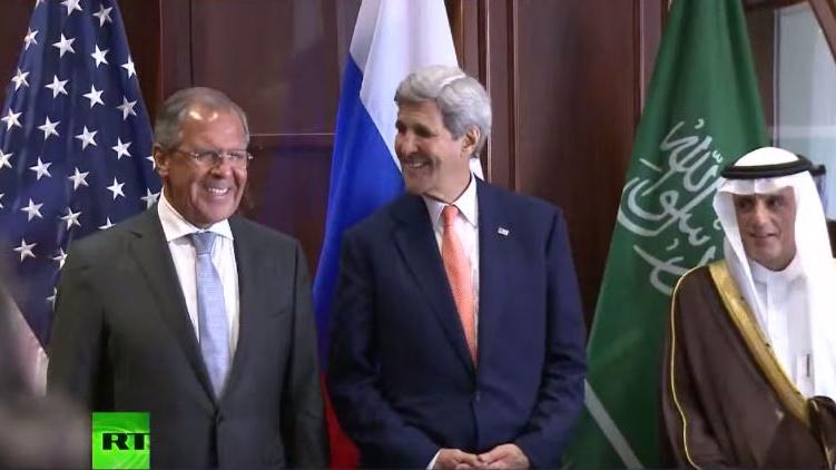 "Zwischen Lächeln und verbitterter Miene" - Kerry und Lawrow im Verhandlungsmarathon in Katar und Malaysia