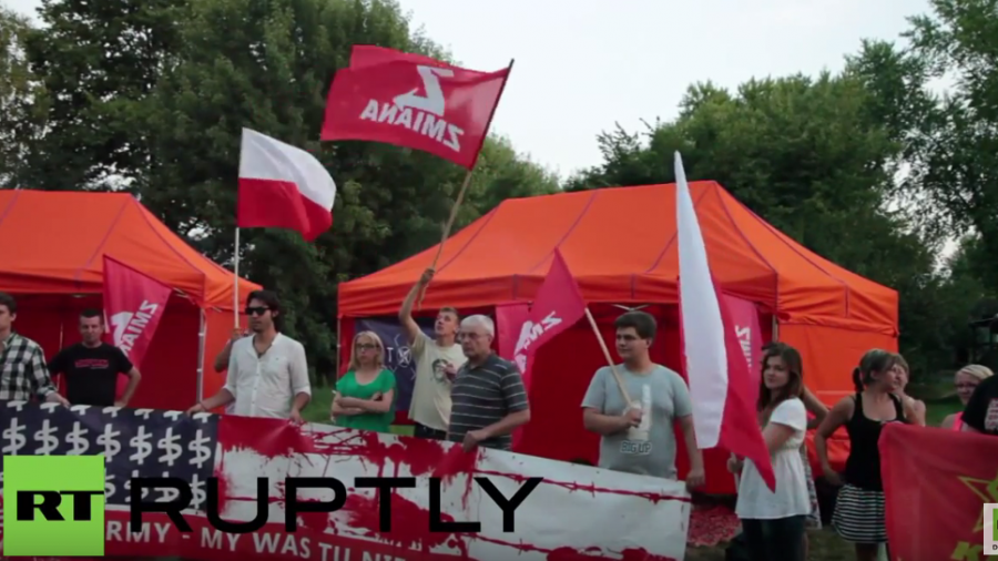 Polen: Demonstranten protestieren in Lask gegen US-Militärpräsenz