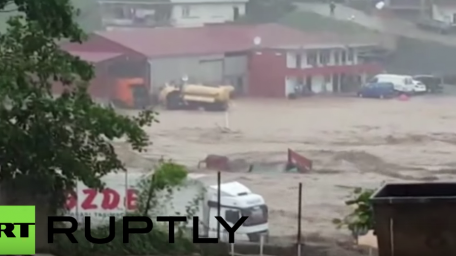 Türkei: Schwere Überschwemmungen und Erdrutsch töten mindestens acht Menschen