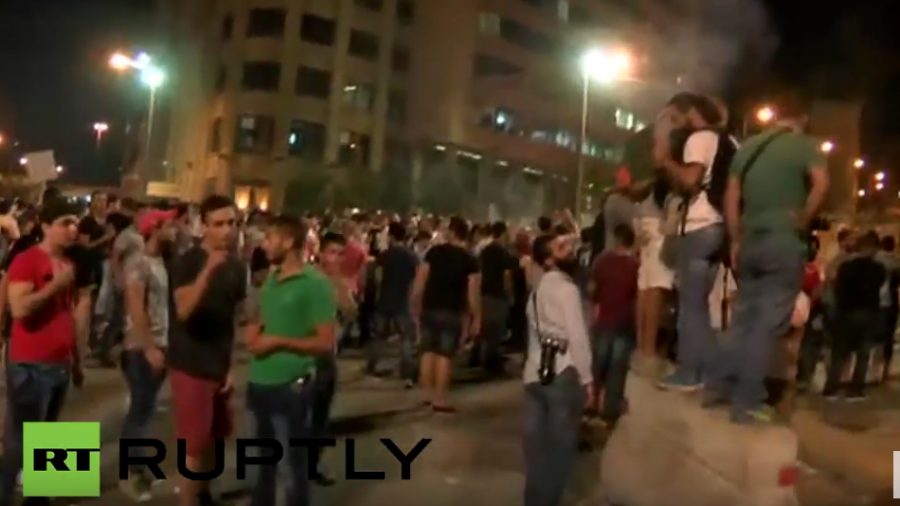 Live aus dem Libanon – „Ihr-stinkt-Proteste“ in Beirut halten an