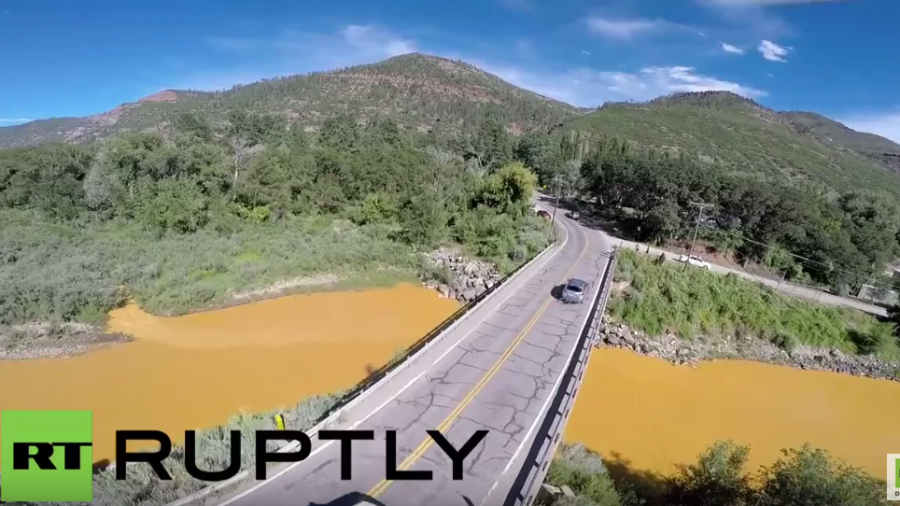 Umweltverschmutzung: US-Umweltbeamte verseuchen "versehentlich" Fluss