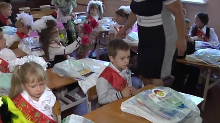 Ukraine: Trotz des Konflikts beginnt die Schule wieder
