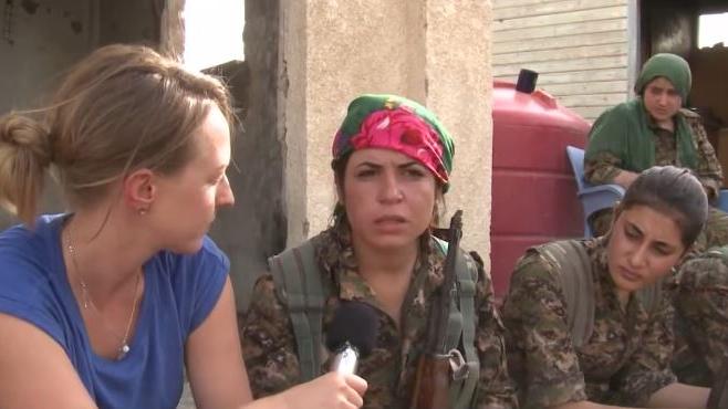 RT-Bericht von der Frontlinie in Al-Hasaka – Syrische Armee und YPG gegen den IS