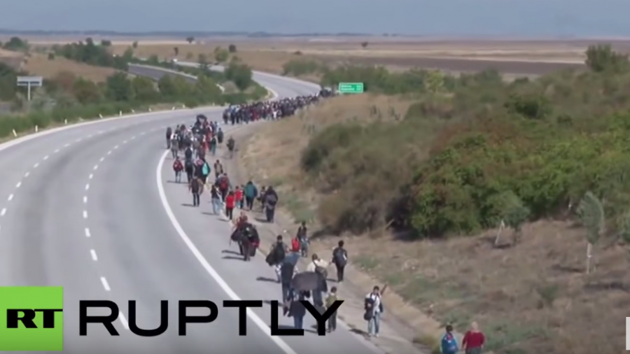 Kein Ende in Sicht - Tausende Flüchtlinge machen sich aus der Türkei auf den Weg in die EU