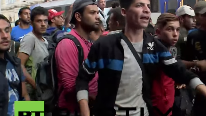 Live aus Budapest: Flüchtlingschaos am Keleti-Bahnhof