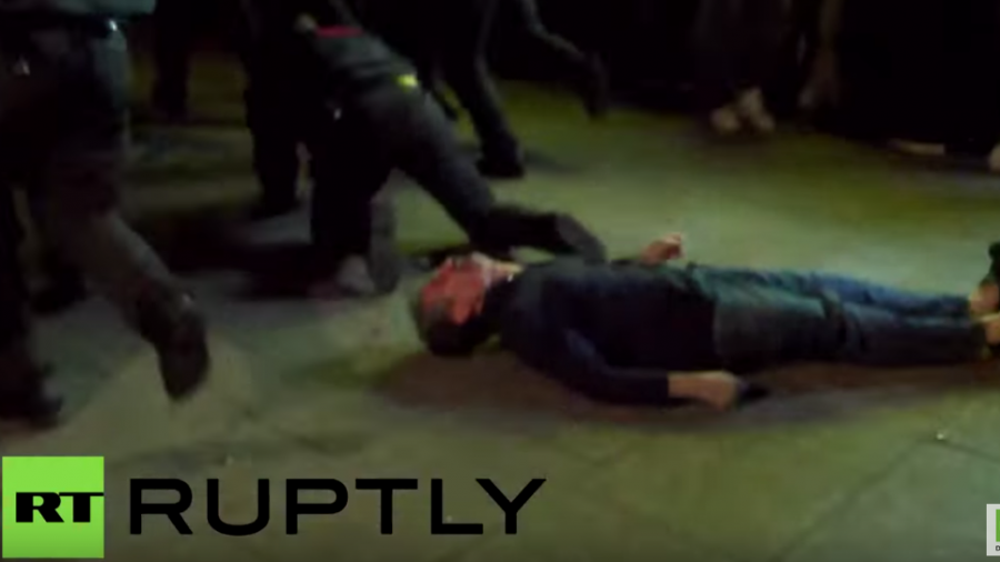 Hamburg: Polizeisturm auf Linksradikale – Unschuldiger überrannt und nach Aufprall auf dem Boden bewusstlos