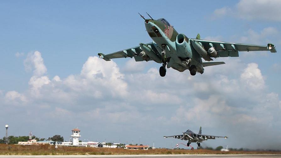 Russische Luftwaffe schneidet IS bei Aleppo von Versorgungslinien ab