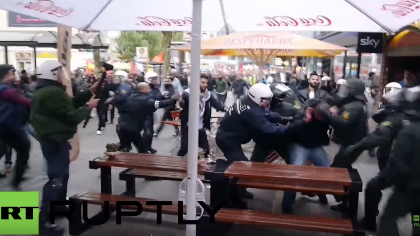 Demonstration in Stuttgart nach Bombenanschlag in Ankara: Zusammenstöße mit der Polizei