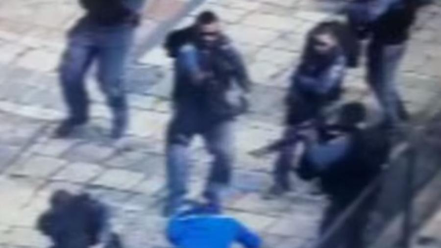 Video: Palästinenser verübt Messerangriff auf israelische Polizisten und wird niedergeschossen