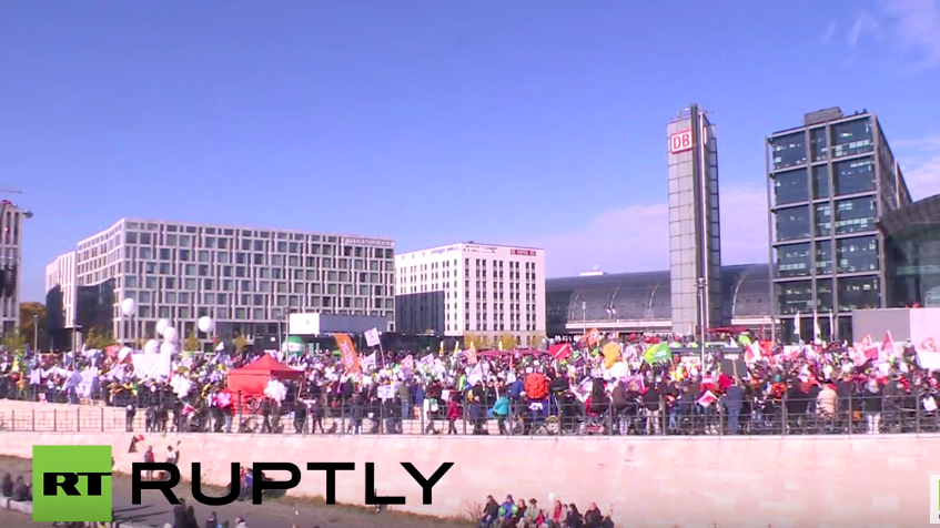 Über 100.000 Teilnehmer bei Großdemonstration gegen TTIP und CETA in Berlin