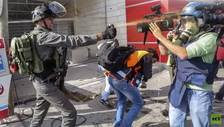 Israelische Armee greift gezielt Journalisten und Sanitäter mit Pfefferspray an
