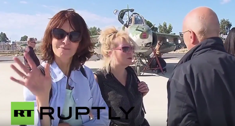 Journalisten aus 12 Nationen besuchen Stützpunkt der russischen Luftkampagne in Syrien 