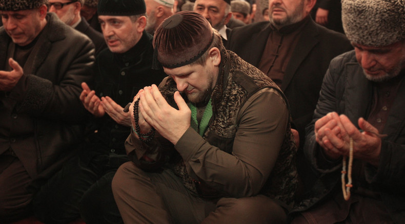 Tschetschenischer Präsident Kadyrow ruft alle Muslime weltweit zum vereinten Kampf gegen IS auf