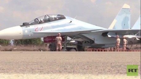 Live: Russische Luftwaffe fliegt Einsätze gegen den IS vom Hmeymim-Stützpunkt in Syrien