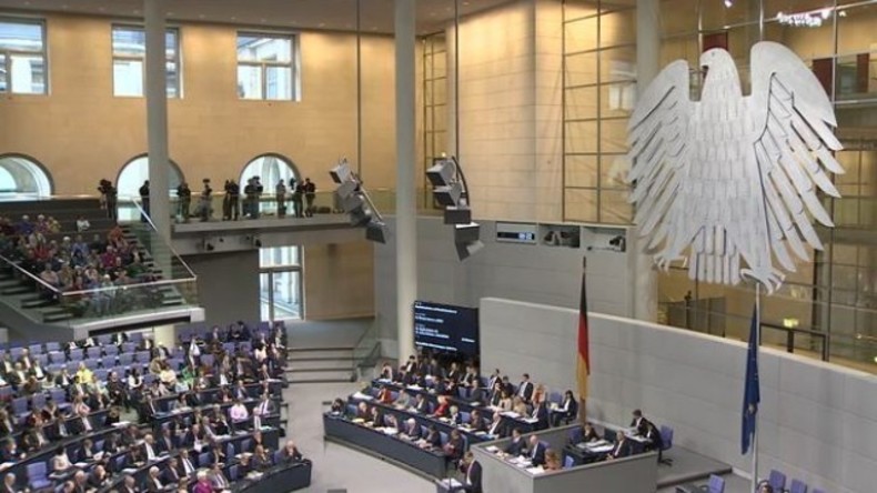 Live: Bundestag stimmt über Bundeswehreinsatz in Syrien ab