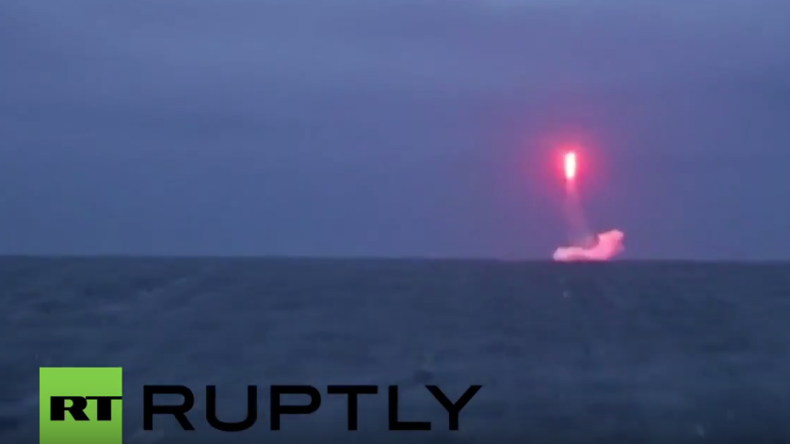Russische Flotte testet von Atom-U-Boot erfolgreich ballistische Rakete in der Barentssee