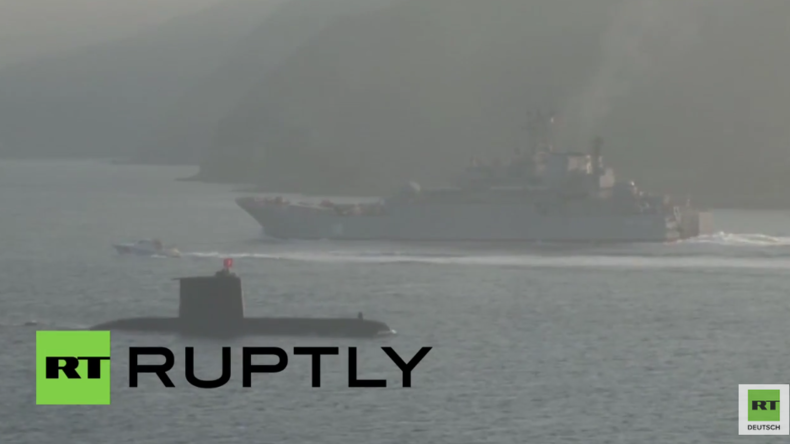 Türkisches U-Boot beschattet russisches Landungsschiff bei Durchfahrt durch den Bosporus