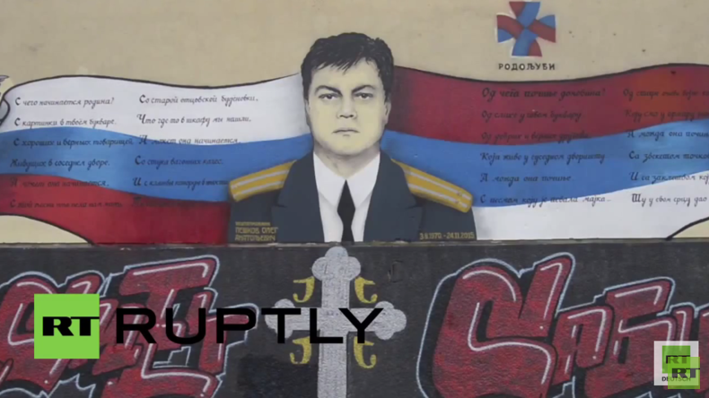 Serbien: Großes Wandbild zu Ehren des getöteten russischen Su24-Piloten erstellt