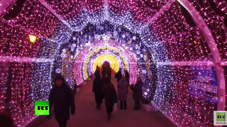 Russische Weihnachten: So schön leuchtet der Puschkin-Platz in Moskau