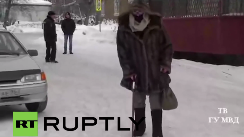 Russland: Polizist verkleidet sich als Oma und fängt so bekannten Seriendieb