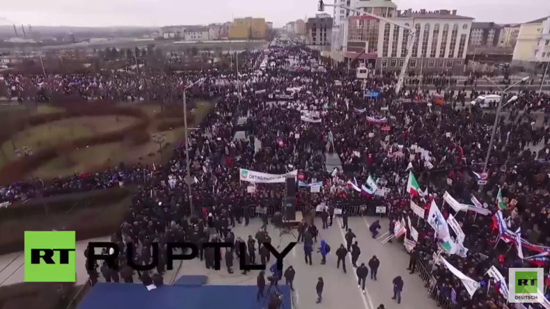 Grosny - Gegen die „Verräter“: Eine Million Menschen gehen für Kadyrow und Putin auf die Straße 