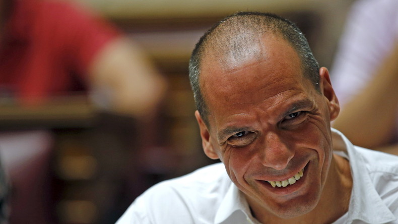 Live: Varoufakis debattiert in Berlin Demokratie und seine neue Bewegung "Demokratie in Europa 2025"