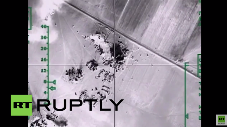 Syrien: Russische Luftwaffe zerstört offene Öltanks des IS in der Provinz von Aleppo