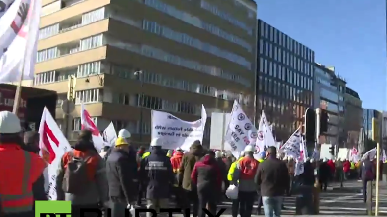 Live: Tausende protestieren in Brüssel gegen chinesische Dumping-Preise