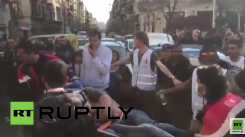 Gestrandet in Athen: Zwei Flüchtlinge versuchen sich auf dem Viktoria-Platz zu erhängen