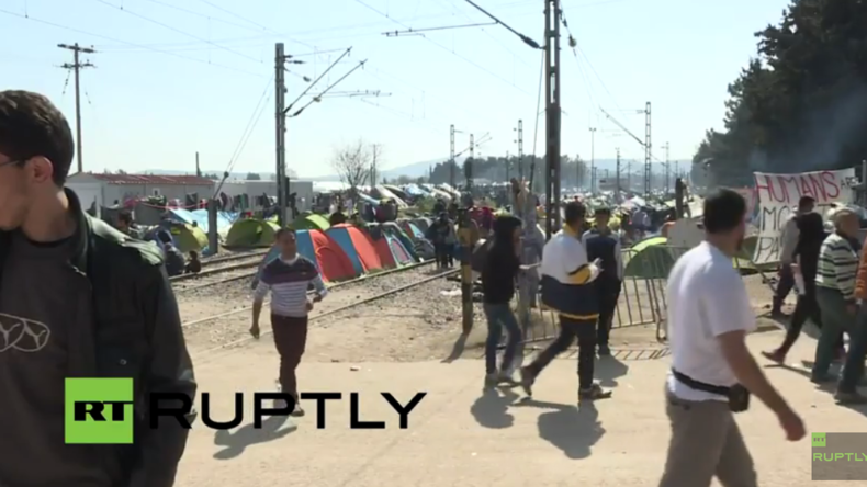 Live aus Idomeni: Die Flüchtlinge bleiben trotz der beschlossenen Maßnahmen beim EU-Türkei-Gipfel