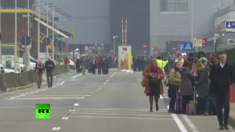 Live: Terroralarm nach mindestens drei Explosionen in Brüssel - Tote und Verletzte