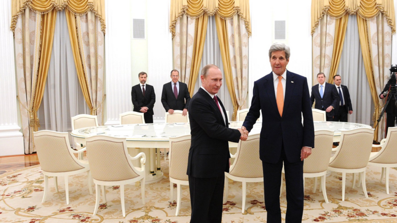 Putin veralbert Kerry: „Vielleicht haben Sie etwas Geld im Koffer, um besser verhandeln zu können"