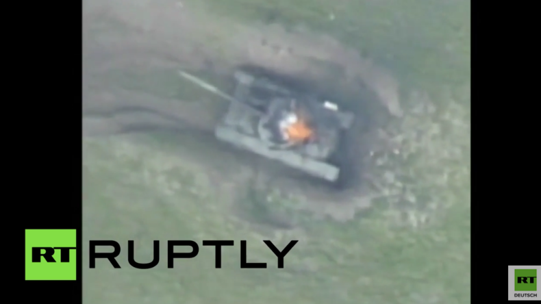 Aserbaidschan zerstört armenische Militärbasis und Panzer in Bergkarabach