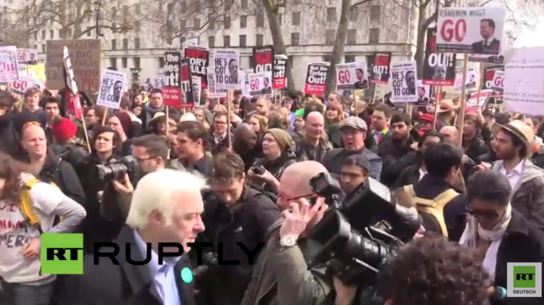 Live: Demonstranten fordern David Camerons Rücktritt wegen Panama Papers
