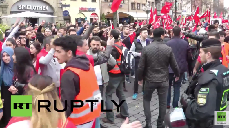 Nürnberg: Zusammenstöße und Verhaftungen bei Demonstrationen türkischer Nationalisten