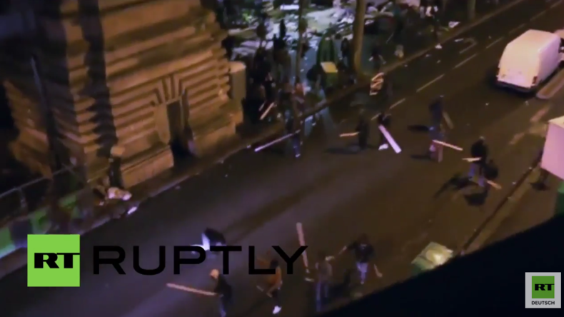 Paris: Hunderte liefern sich heftige Straßenschlacht – "Bürgerwehr" greift Flüchtlinge an