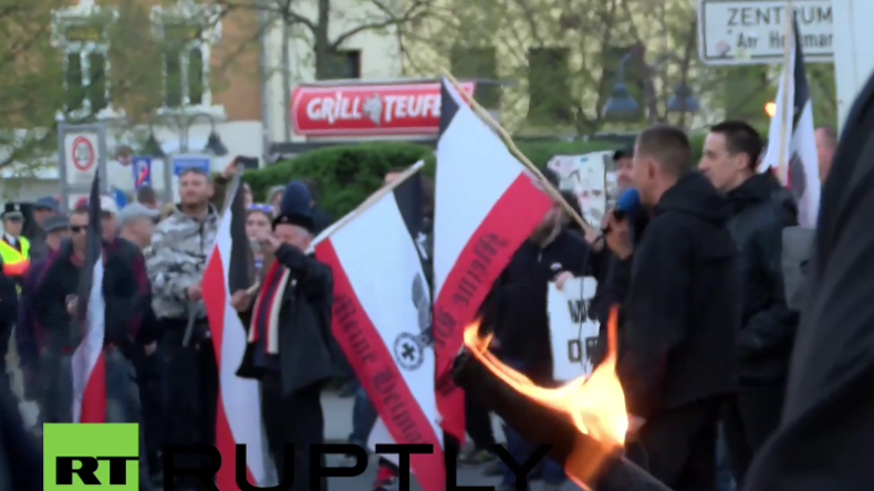 Zusammenstöße in Jena: "Thügida" zeigt sich offen rechtsextrem – Marsch zu Hitlers Geburtstag 