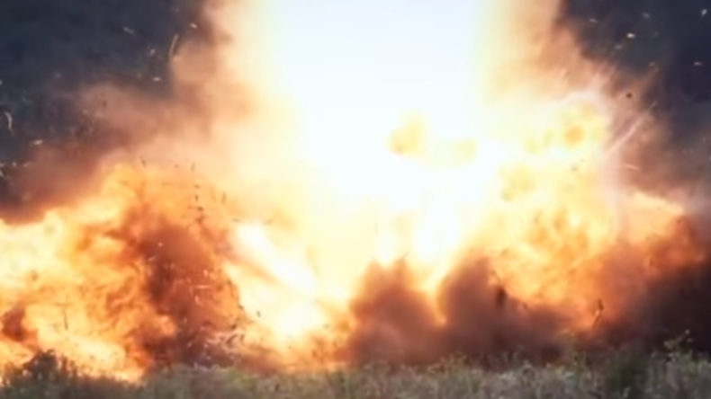 Russisches Verteidigungsministerium veröffentlicht explosives Video zum Tag der "Ostsee-Flotte"