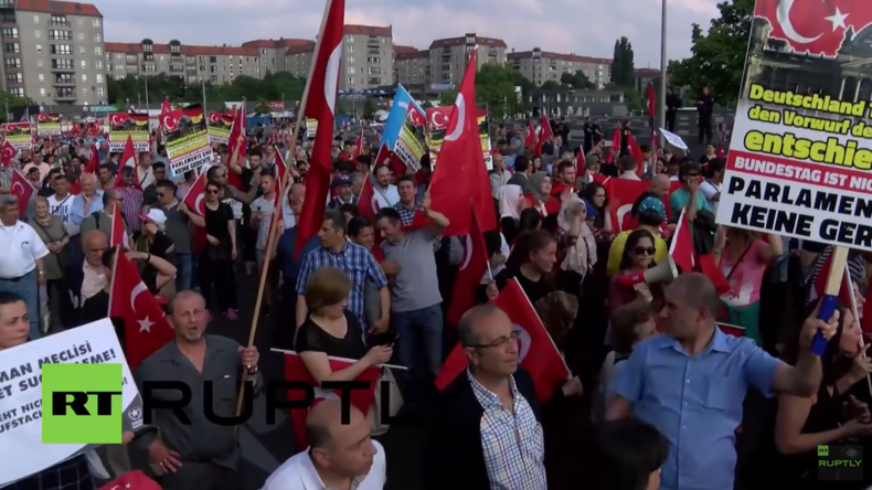 Berlin: Türken protestieren gegen Armenien-Resolution