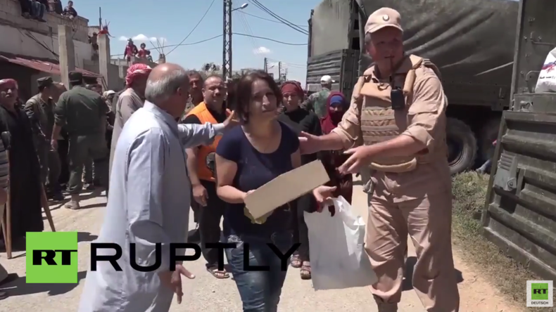 Russische Truppen bringen 16 Tonnen humanitäre Hilfe in syrisches Dorf 