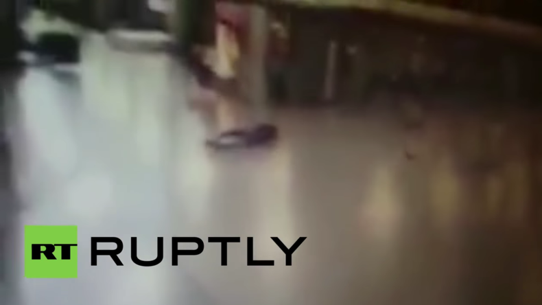 Istanbul: Polizei schießt Attentäter auf dem Flughafen an – Dann sprengt er sich in die Luft 