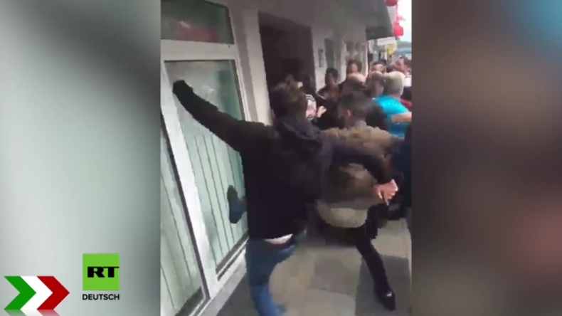 Gelsenkirchen: Über 100 Erdogan-Anhänger attackieren "Gülen-nahen" Jugendtreff
