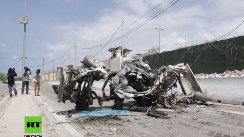 Somalia: Doppelbomben-Anschlag verwüstet Armeestützpunkt in der Nähe vom Flughafen Mogadischu 
