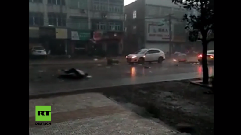 Taifun auf Zerstörungstour durch bevölkerungsreichste Provinz Chinas
