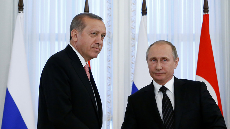 Erdogan und Putin geben gemeinsame Pressekonferenz in Sankt Petersburg