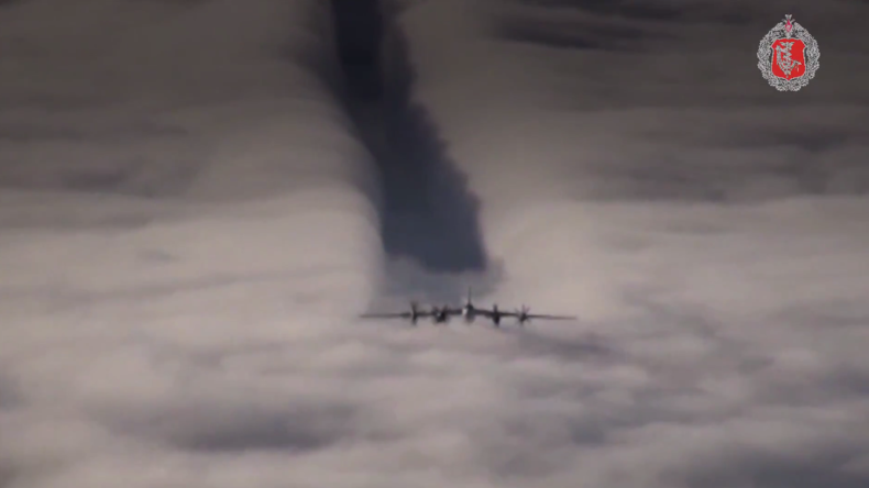 „Der Himmel ist mit den Starken“ - Fan erstellt Video zu Ehren russischer Militärpiloten