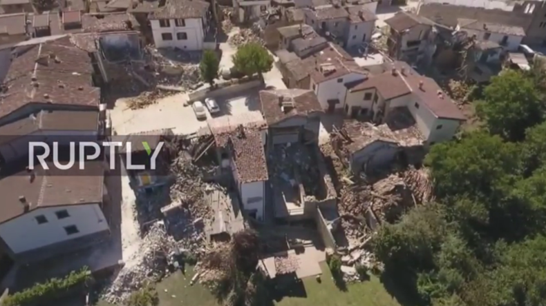 Live: Drohne filmt Verwüstung in Amatrice nach tödlichem Erdbeben in Italien