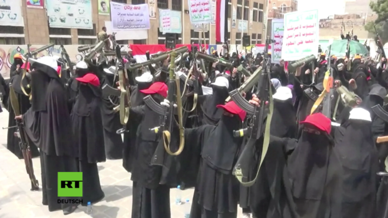Krieg im Jemen: Reine Frauenbrigade der Huthi-Kämpfer veranstaltet Parade in Sanaa
